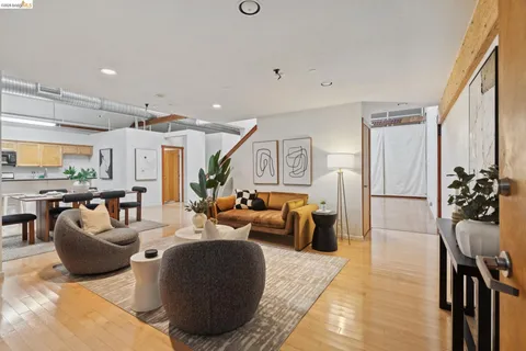 $525,000 | 530 East 8th Street, Unit 207, Oakland, CA 94606