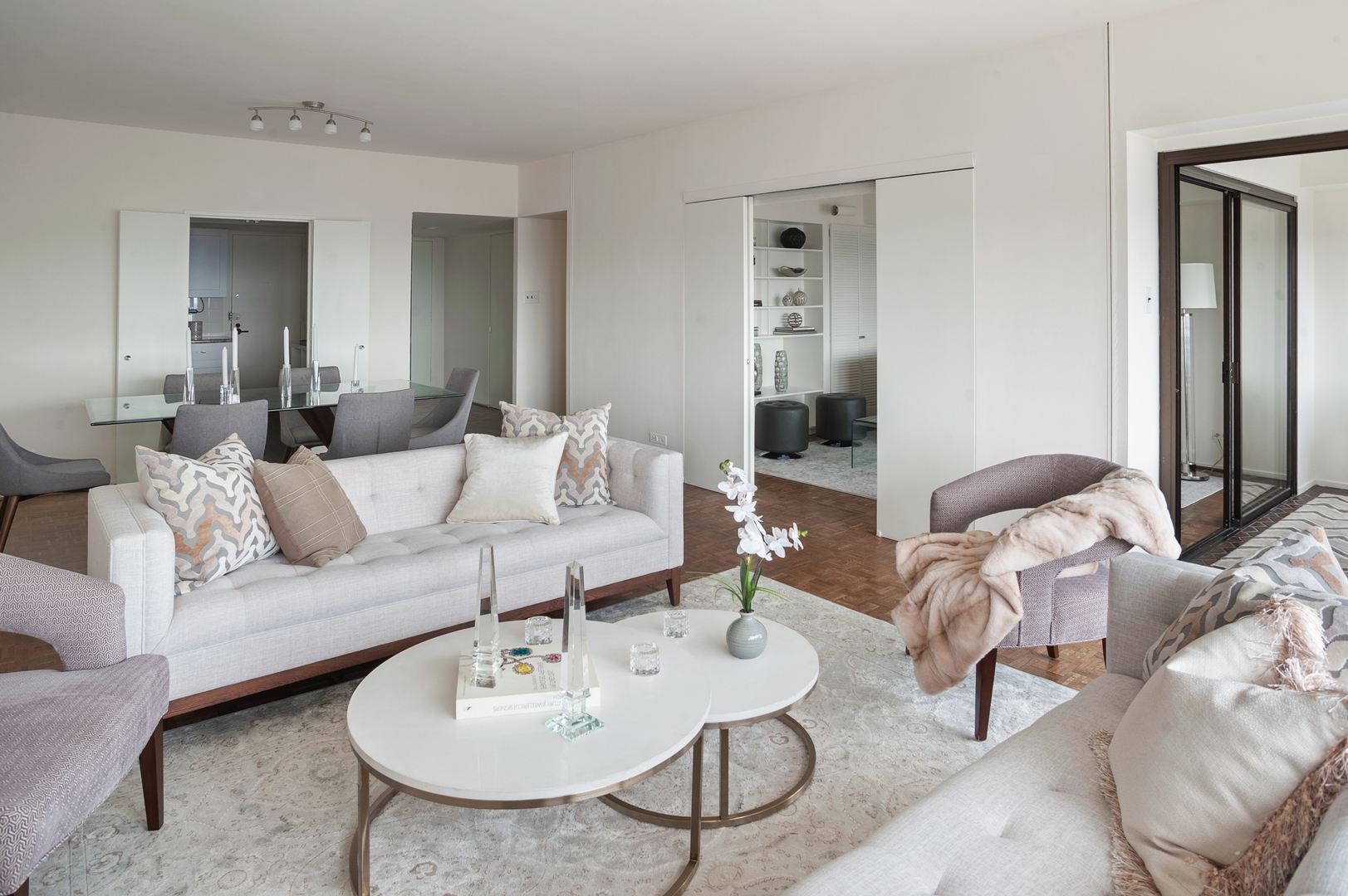 175 East Delaware Place, Unit 7110 Chicago, IL 60611 - Photo 3 of 22