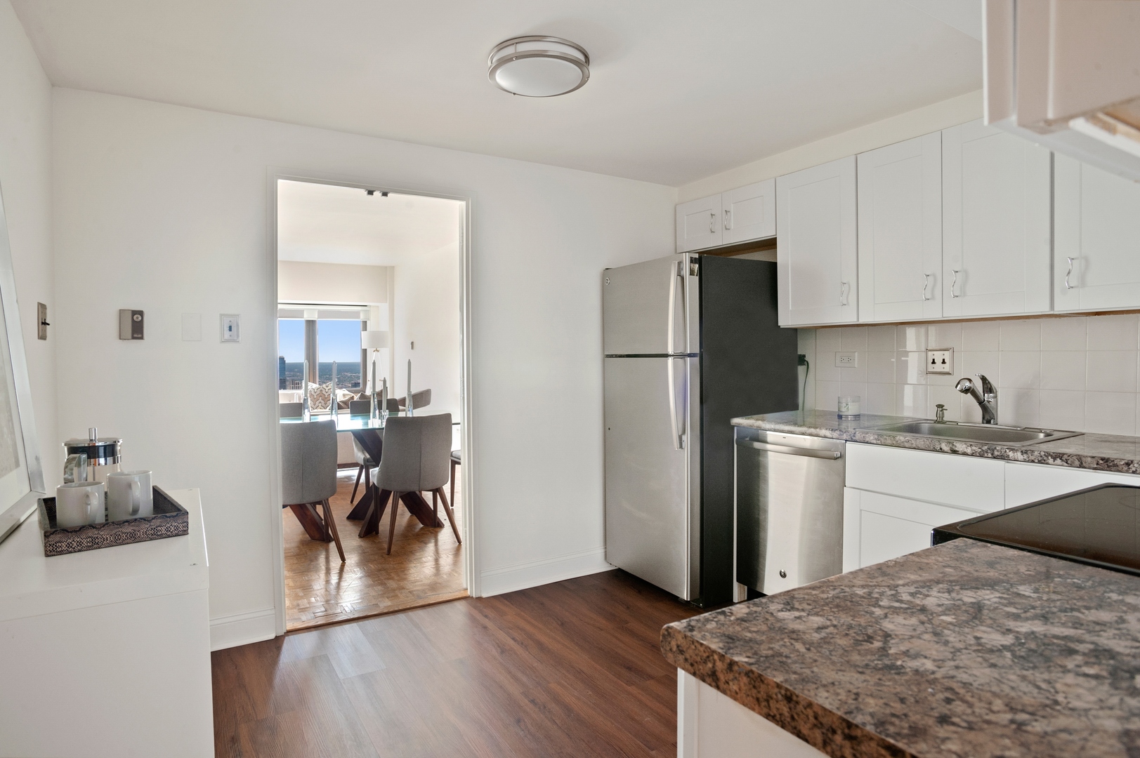 175 East Delaware Place, Unit 7110 Chicago, IL 60611 - Photo 7 of 22