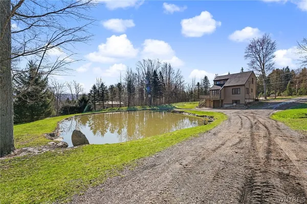 $299,900 | 130 Taylor Heights, Holland, NY 14080