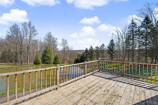 $299,900 | 130 Taylor Heights, Holland, NY 14080