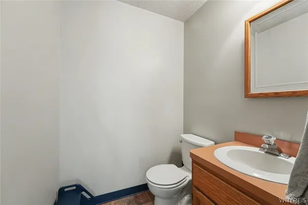 $299,900 | 130 Taylor Heights, Holland, NY 14080