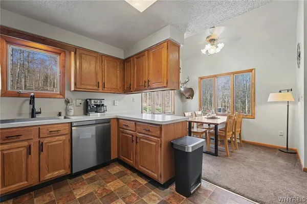 $299,900 | 130 Taylor Heights, Holland, NY 14080