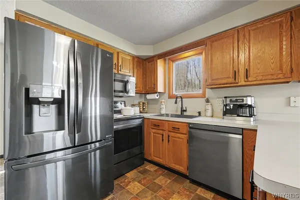 $299,900 | 130 Taylor Heights, Holland, NY 14080