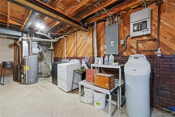 $299,900 | 130 Taylor Heights, Holland, NY 14080