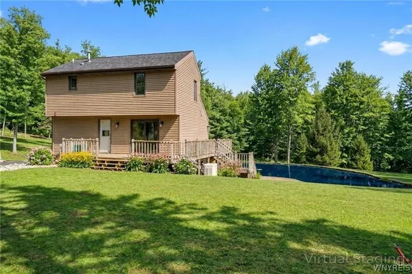 $299,900 | 130 Taylor Heights, Holland, NY 14080