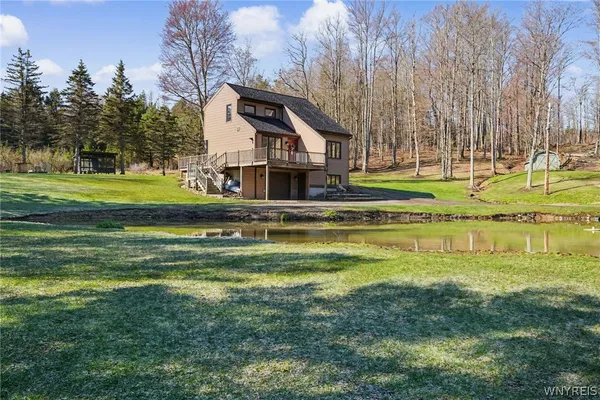 $299,900 | 130 Taylor Heights, Holland, NY 14080