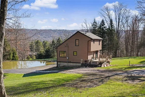 $299,900 | 130 Taylor Heights, Holland, NY 14080