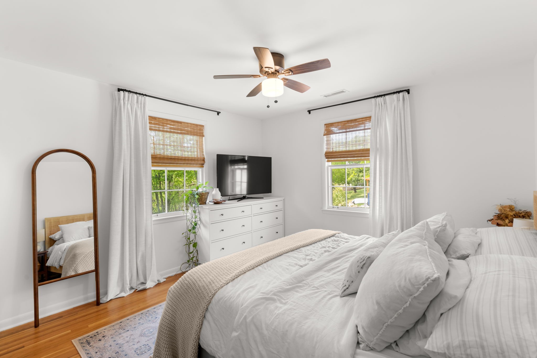 705 Vanoke Drive Madison, TN 37115 - Photo 14 of 40 a bedroom with a large bed and a window