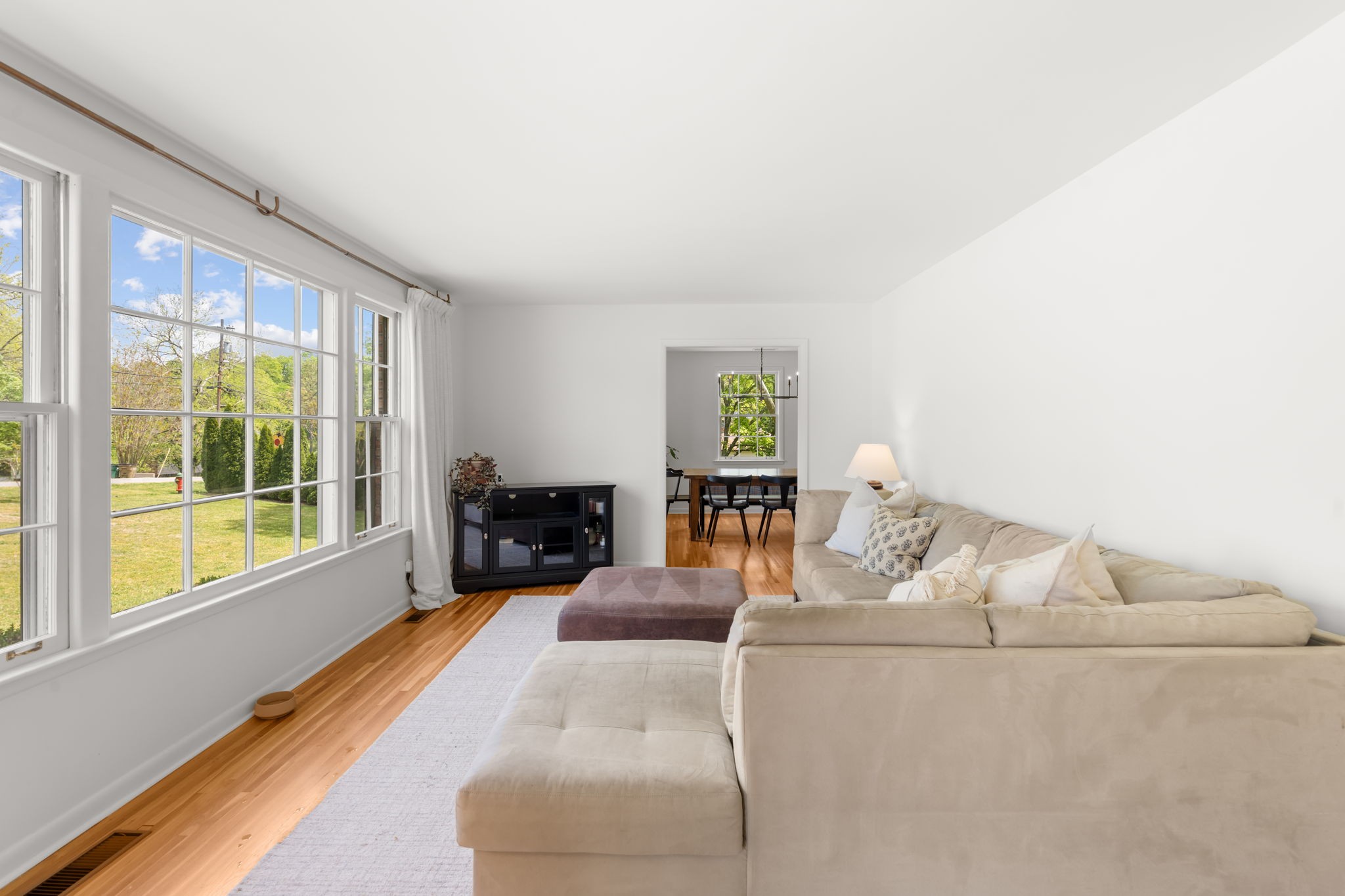 705 Vanoke Drive Madison, TN 37115 - Photo 3 of 40 a living room with furniture and a large window