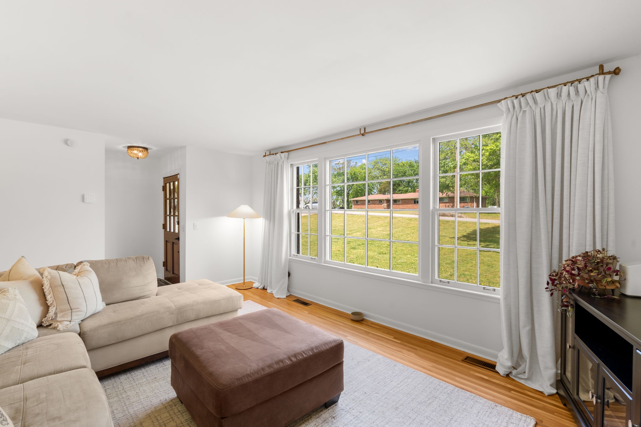 705 Vanoke Drive Madison, TN 37115 - Photo 4 of 40 a bedroom with furniture and a window