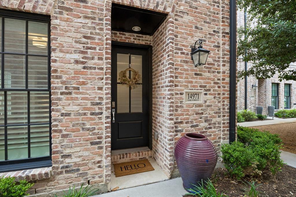 14971 Oak Street Addison, TX 75001 - Photo 4 of 28