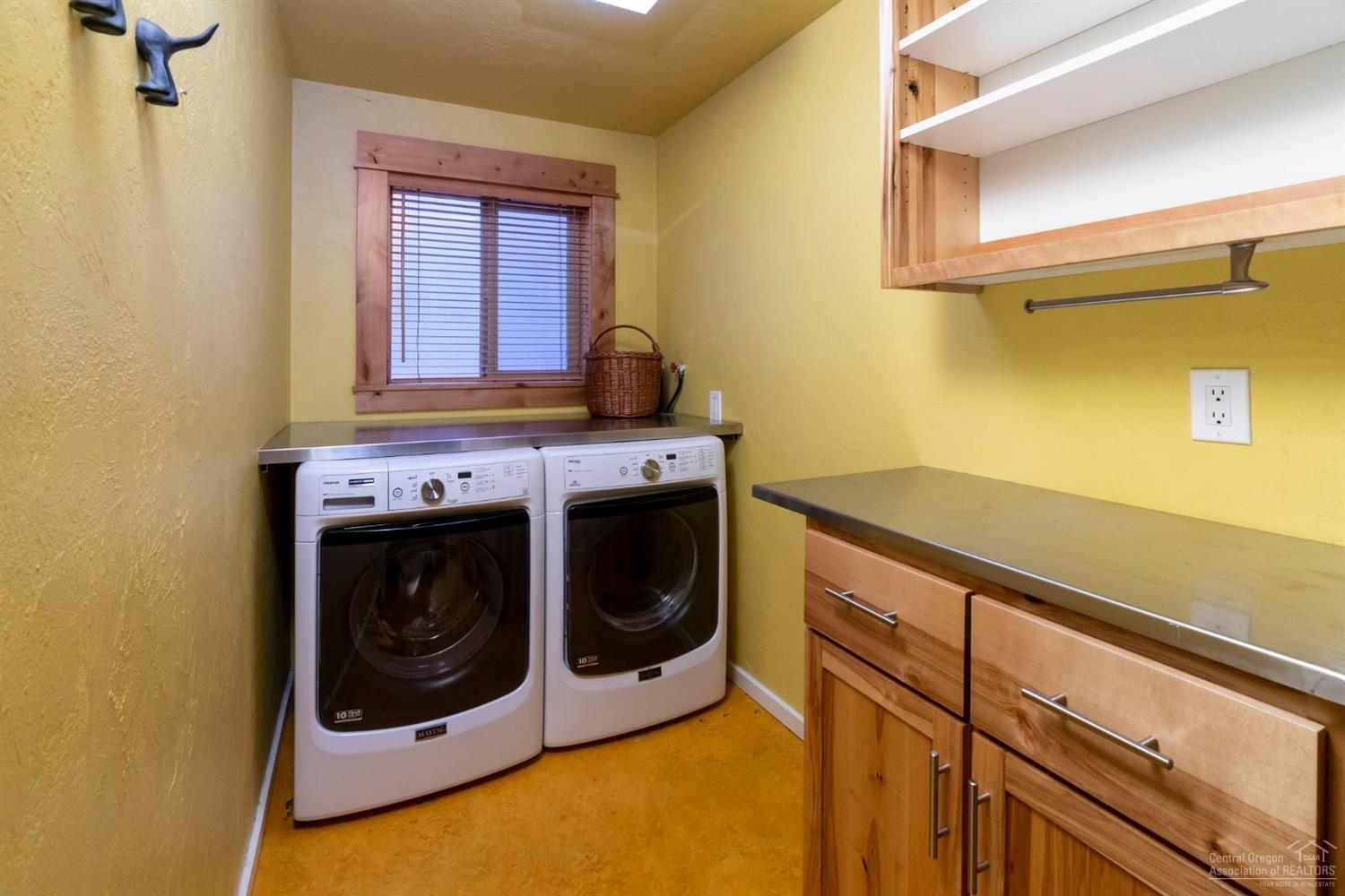 61124 Roughrider Lane Bend, OR 97702 - Photo 18 of 22 Utility room