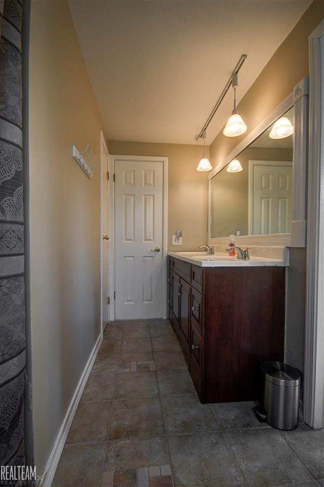 7751 South Eston Road Clarkston, MI 48348 - Photo 22 of 38 31299546-21.JPG