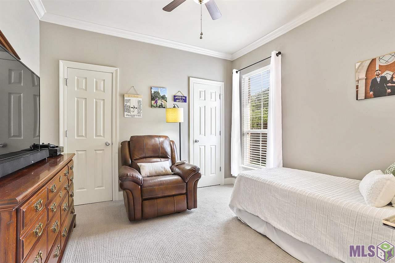 6445 Ridge Way Avenue Baton Rouge, LA 70817 - Photo 14 of 23 Bedroom #3 w/ planty of closet space
