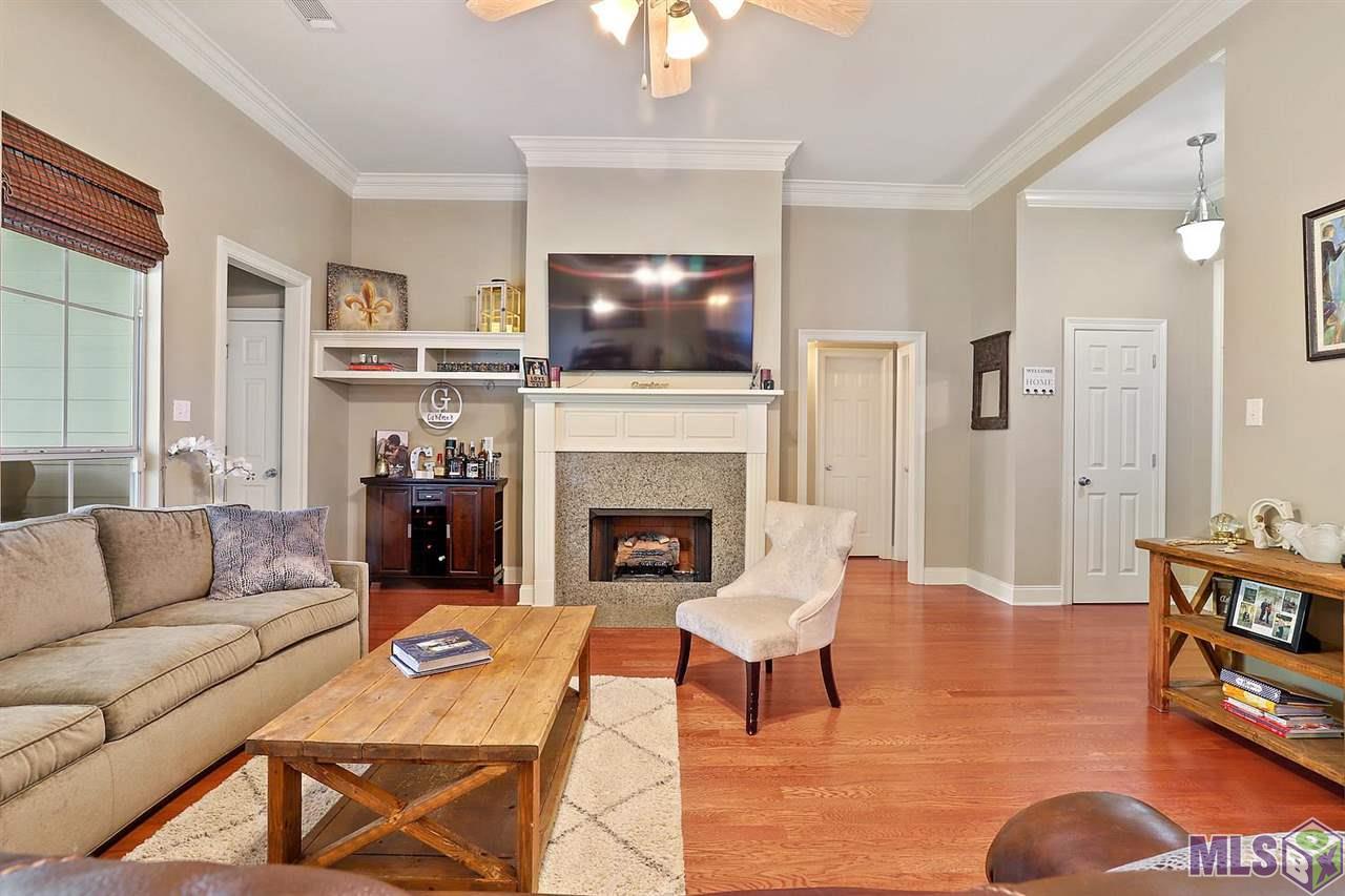 6445 Ridge Way Avenue Baton Rouge, LA 70817 - Photo 3 of 23 Color is off - sofa is dark grey