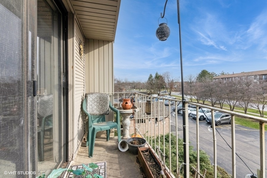 214 East Bailey Road, Unit J Naperville, IL 60565 - Photo 12 of 14 Gallery Image 12