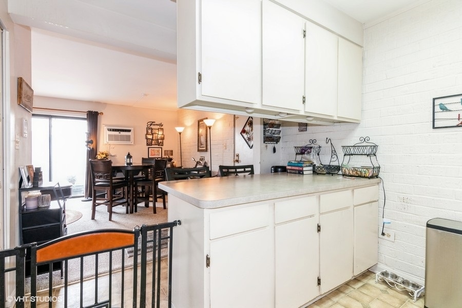 214 East Bailey Road, Unit J Naperville, IL 60565 - Photo 4 of 14 Gallery Image 4