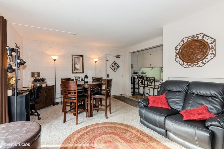 214 East Bailey Road, Unit J Naperville, IL 60565 - Photo 5 of 14 Gallery Image 5