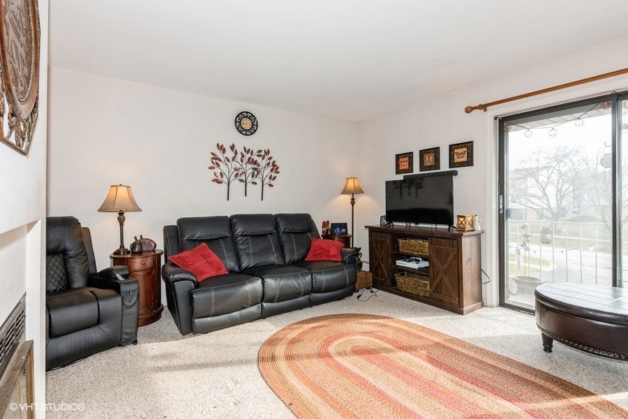 214 East Bailey Road, Unit J Naperville, IL 60565 - Photo 7 of 14 Gallery Image 7