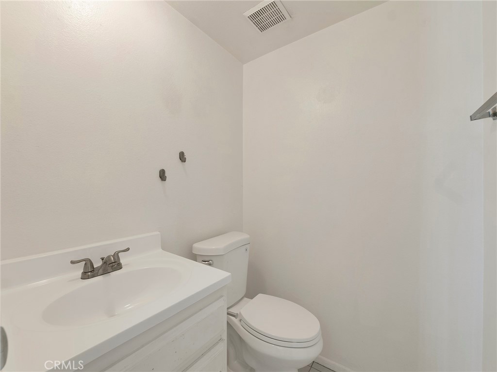 14291 Foothill Boulevard, Unit 9 Sylmar, CA 91342 - Photo 17 of 28