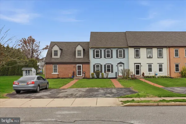 $259,900 | 129 Carriage House Drive, Willow Street, PA 17584