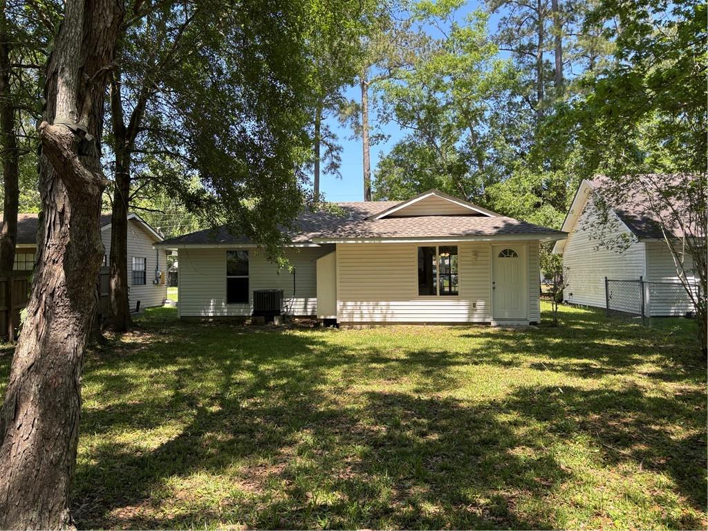 2103 Bluebird Street Slidell, LA 70460 - Photo 2 of 12 Gallery Image 2
