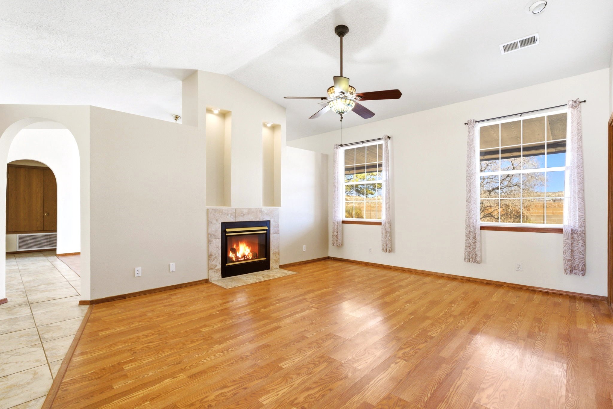 2881 Chessman Drive Southeast Rio Rancho, NM 87124 - Photo 2 of 38