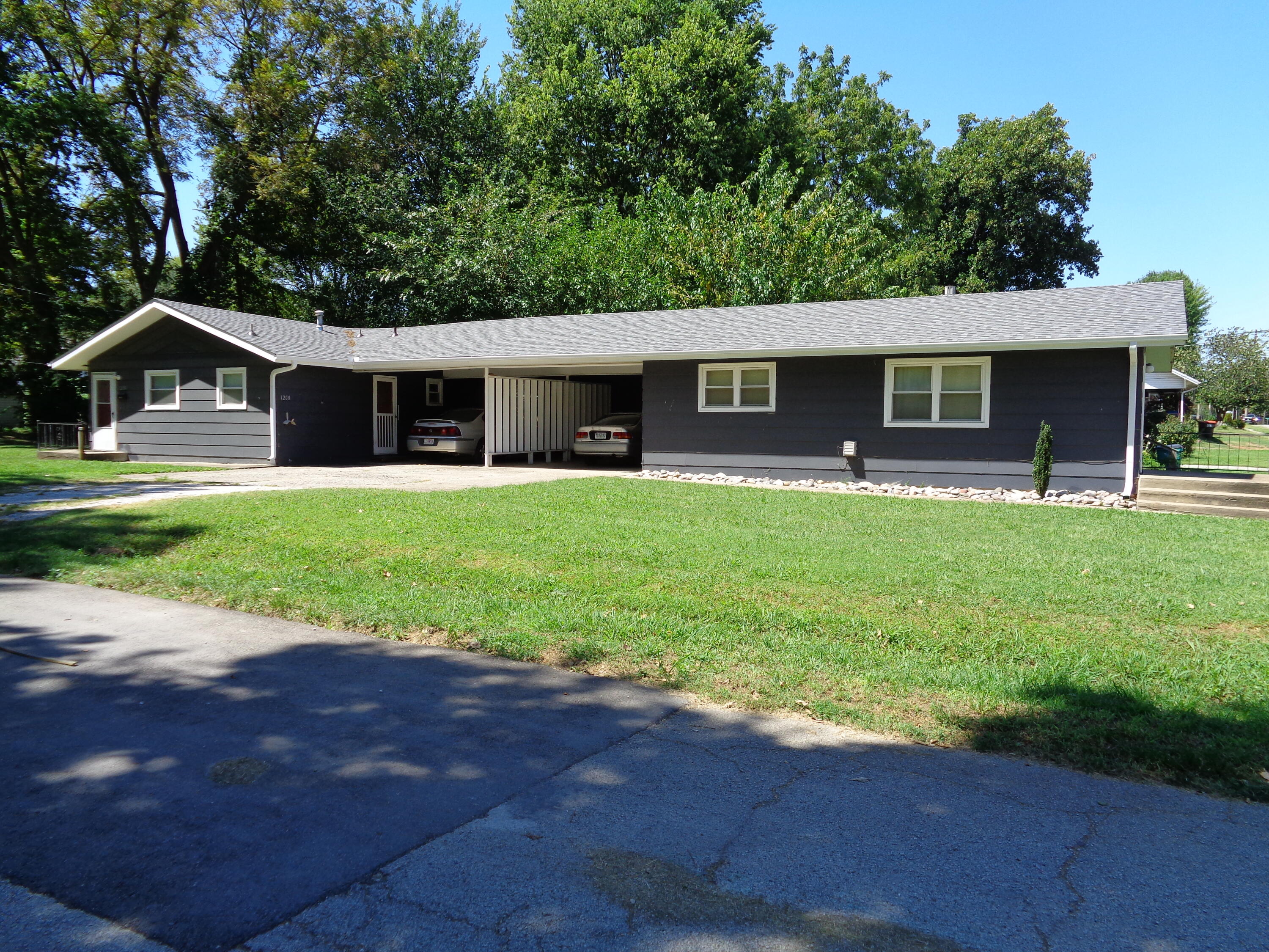 1200 West Atlantic Street Springfield, MO 65803 - Photo 1 of 15 DSC01413