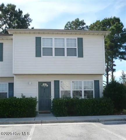 $1,325 | 71 Crush Court, Swansboro, NC 28584