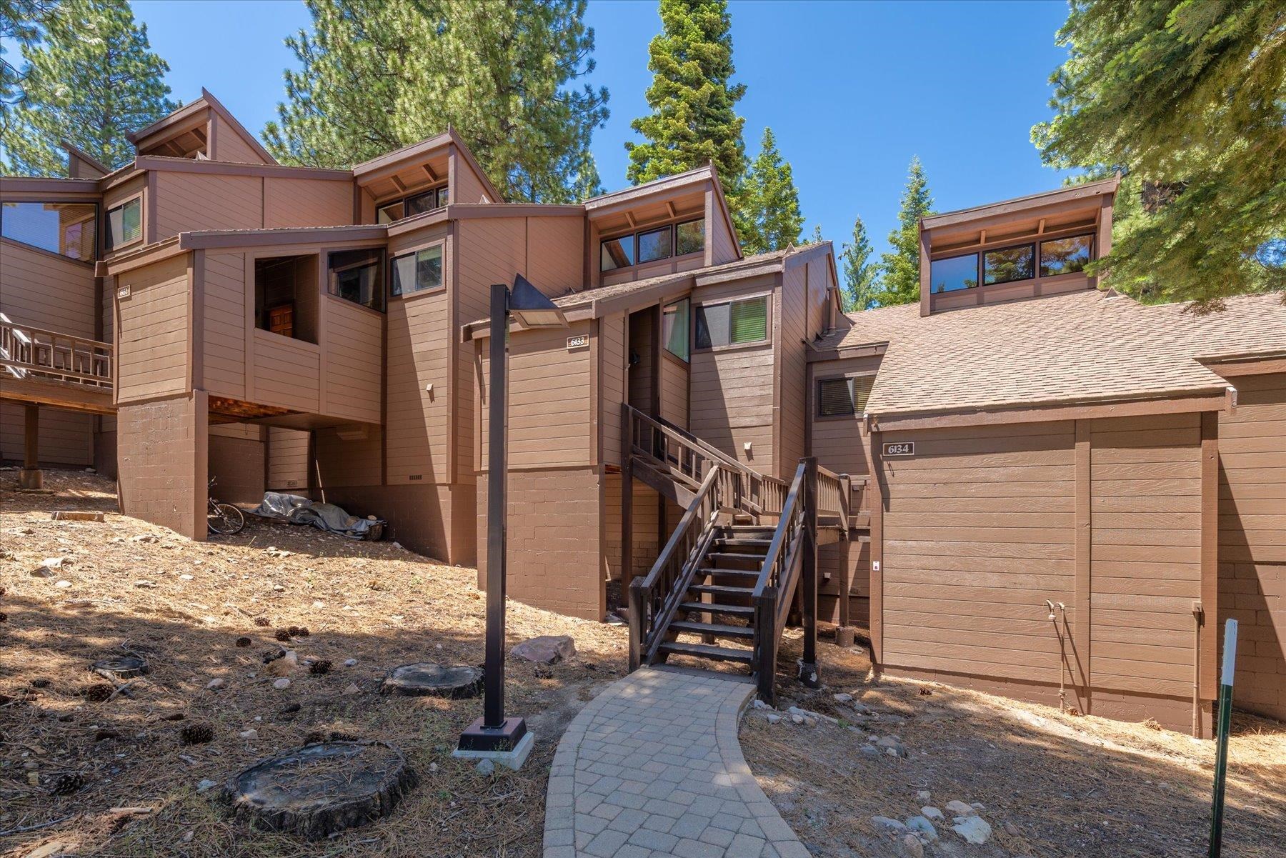 6133 Feather Ridge Truckee, CA 96161 - Photo 3 of 28