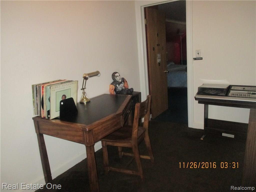 16656 Parkside Street Detroit, MI 48221 - Photo 15 of 33 IMG_1908.JPG