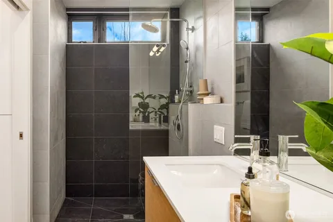 $1,290,000 | 226 Canopy Path Northwest, Bainbridge Island, WA 98110