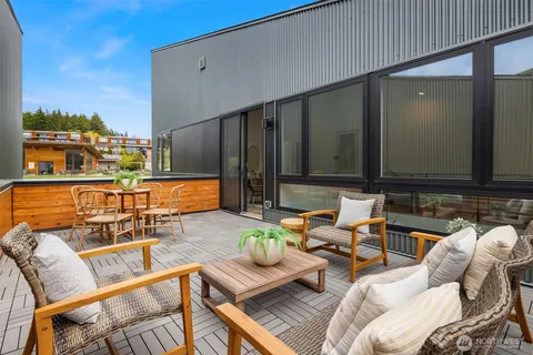 $1,290,000 | 226 Canopy Path Northwest, Bainbridge Island, WA 98110