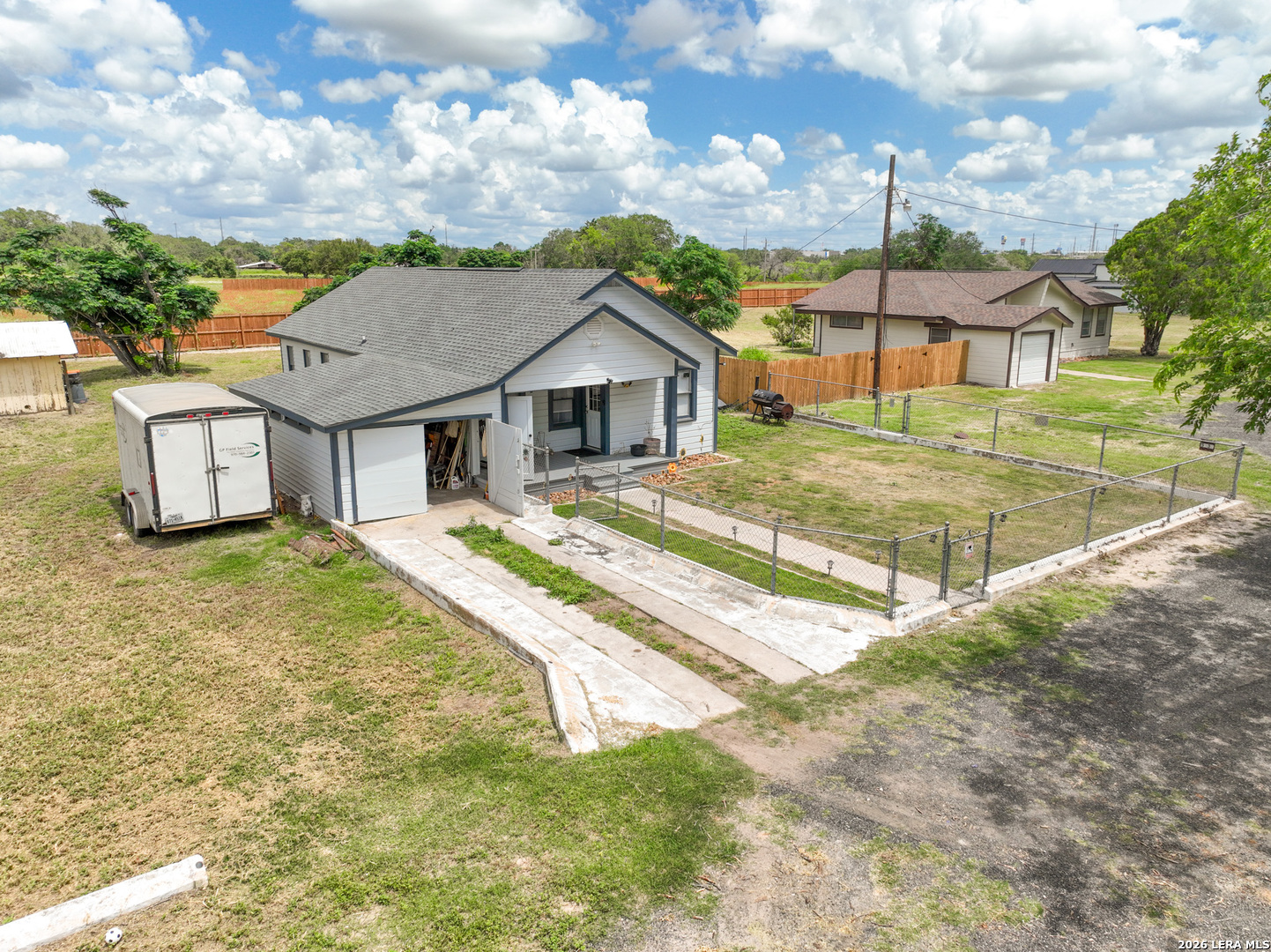 523 B Rossville Road Devine, TX 78016 - Photo 21 of 27