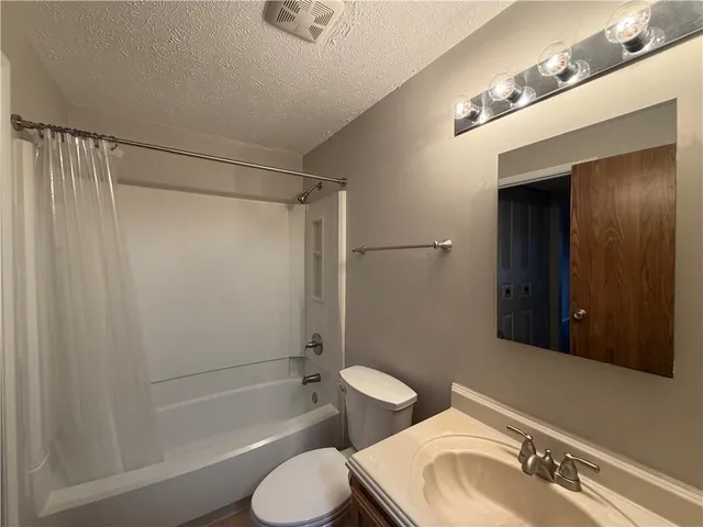 $1,800 | 148 Ligonier Lane, New Kensington, PA 15068