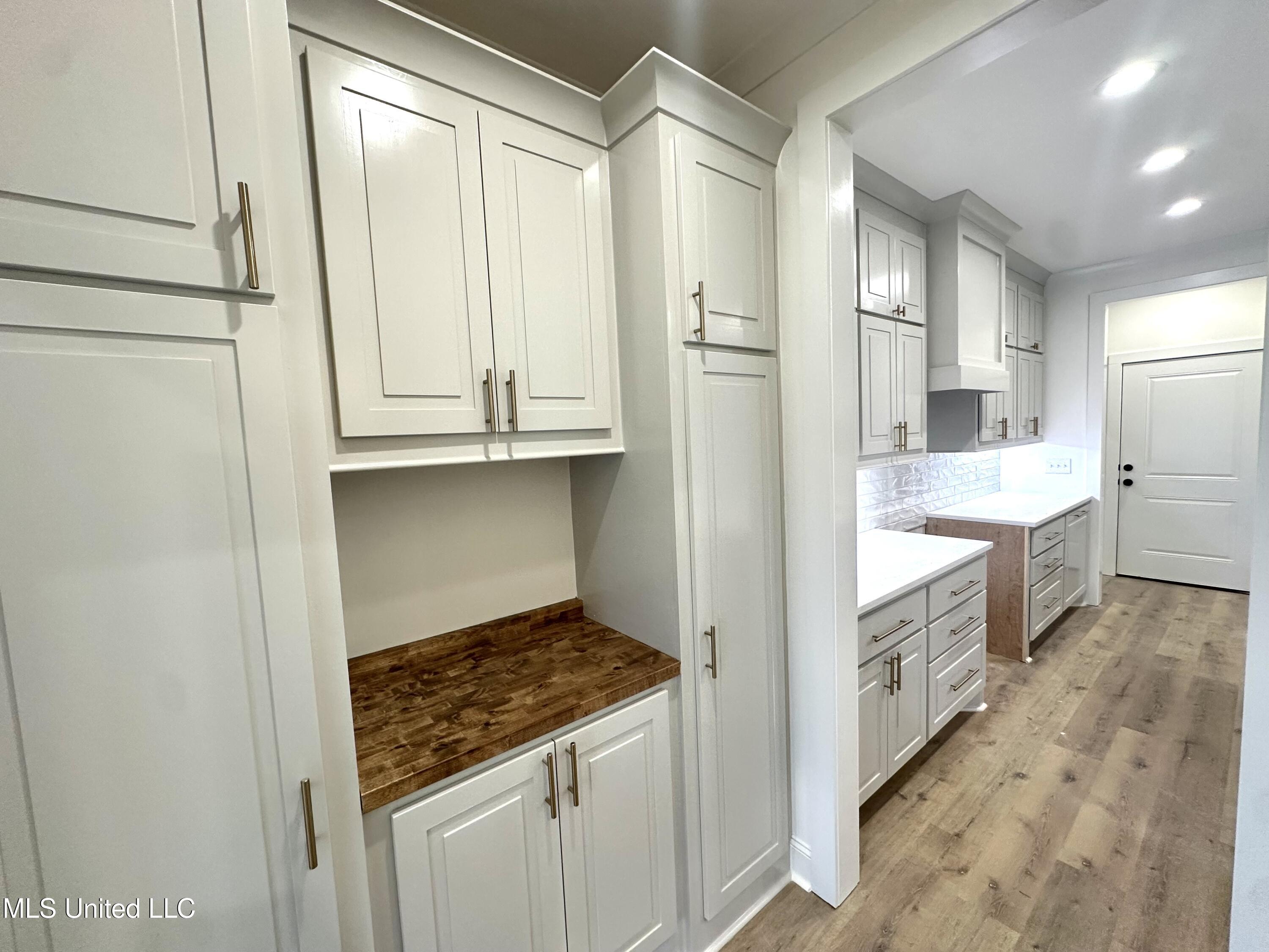 404 Butternut Drive Canton, MS 39046 - Photo 11 of 27 IMG_9636
