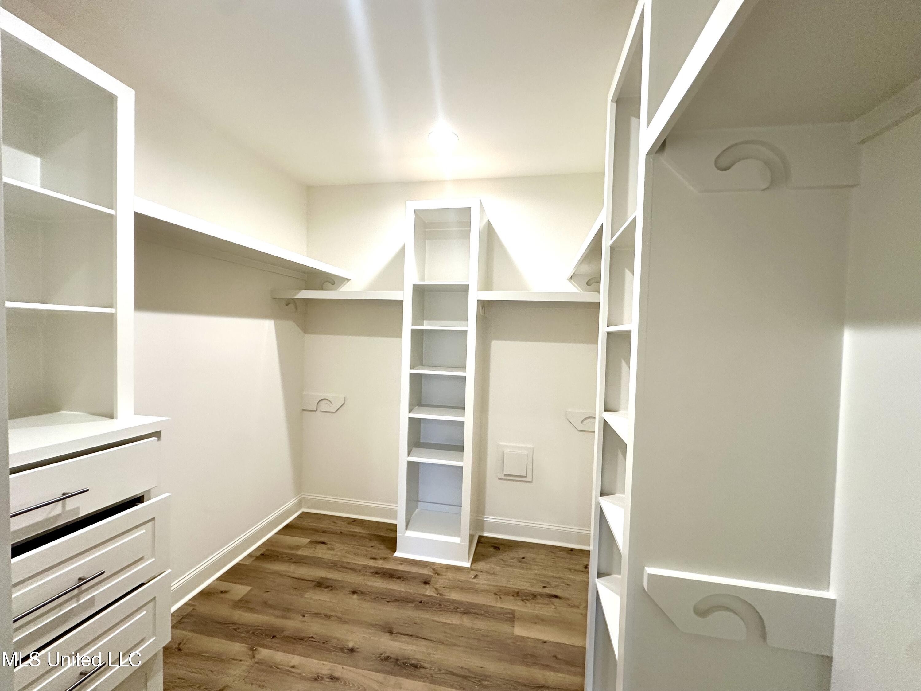 404 Butternut Drive Canton, MS 39046 - Photo 16 of 25 IMG_9628