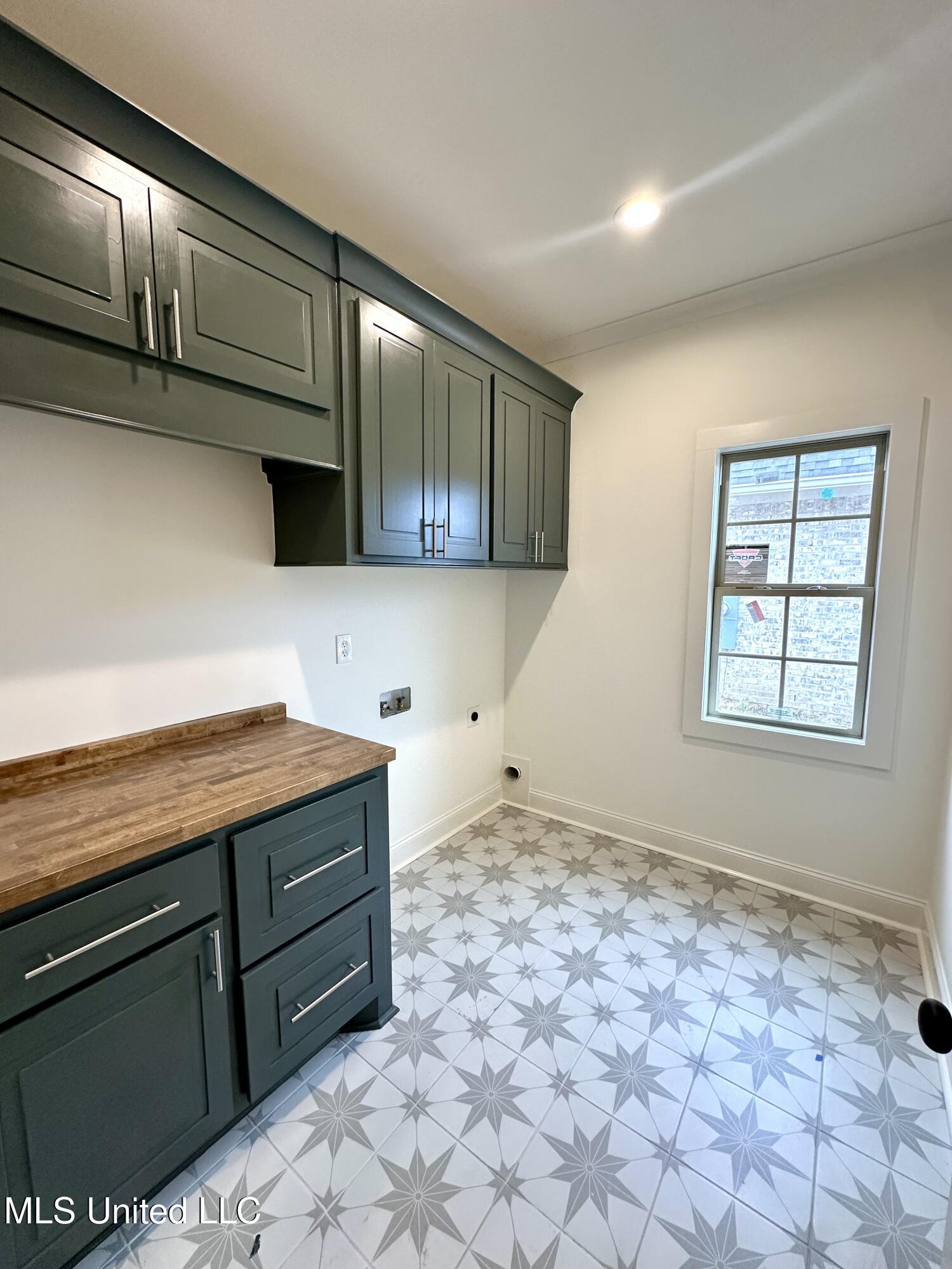 404 Butternut Drive Canton, MS 39046 - Photo 19 of 25 IMG_9639