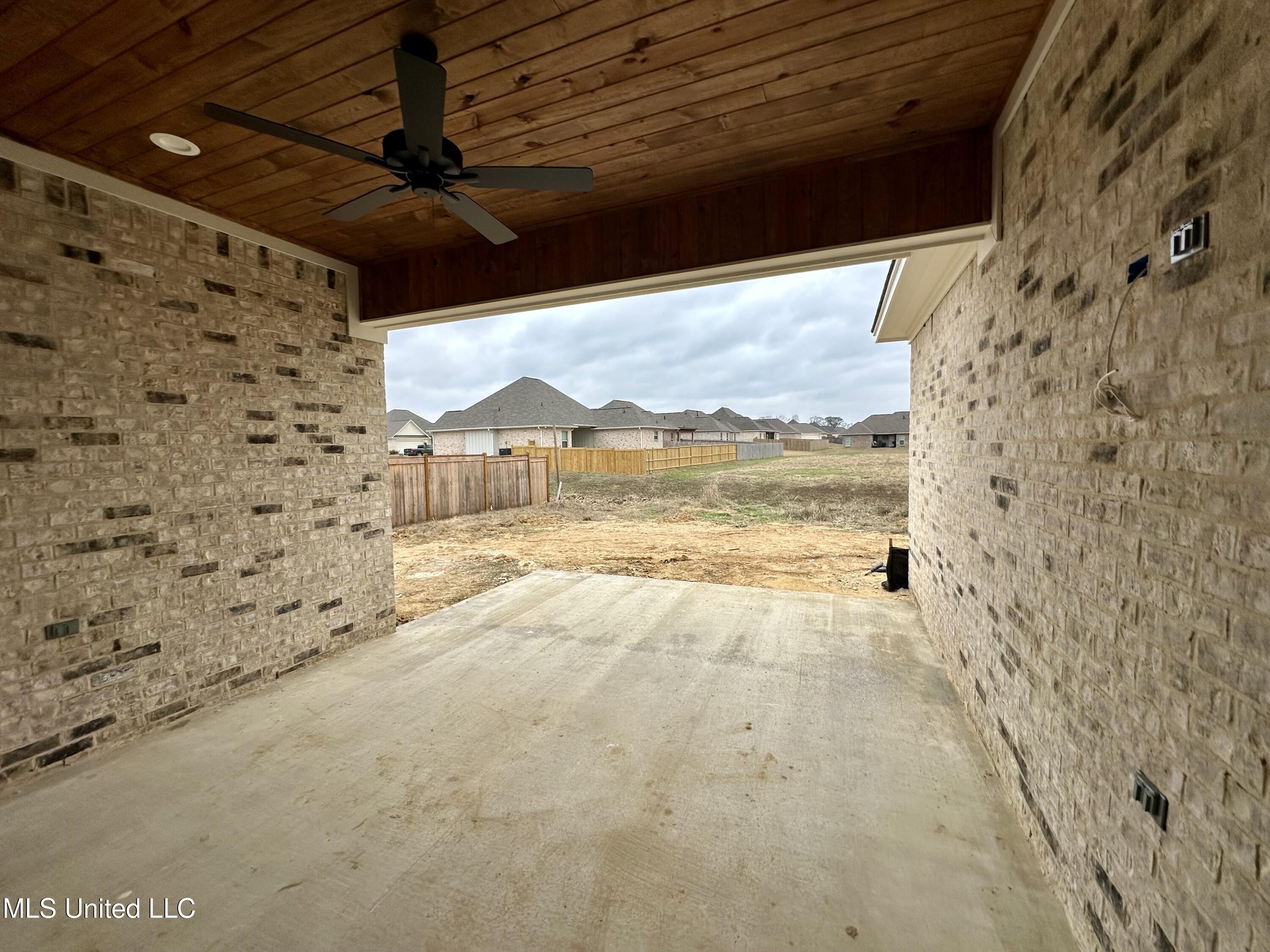 404 Butternut Drive Canton, MS 39046 - Photo 21 of 25 IMG_9312