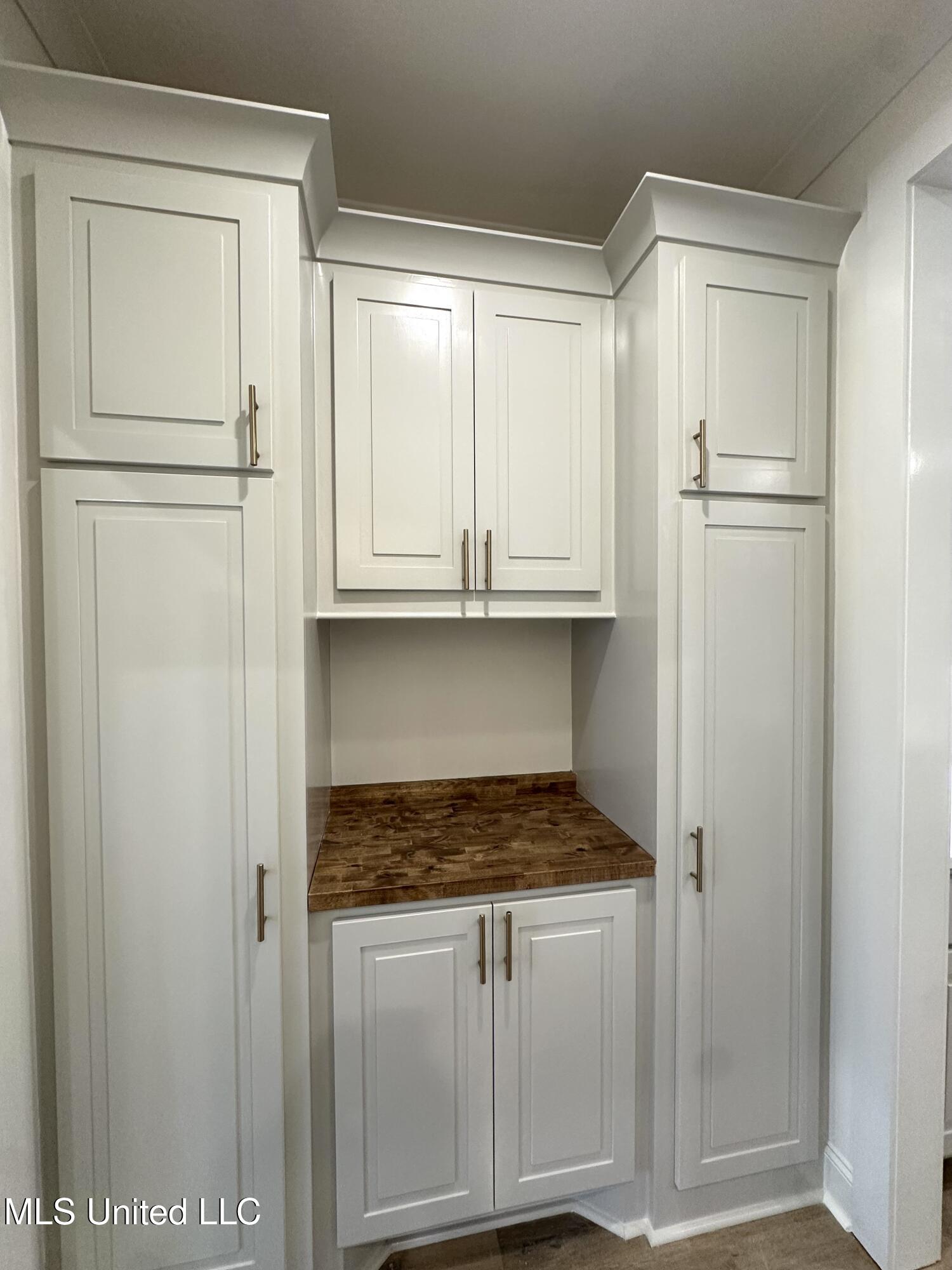 404 Butternut Drive Canton, MS 39046 - Photo 8 of 25 IMG_9635