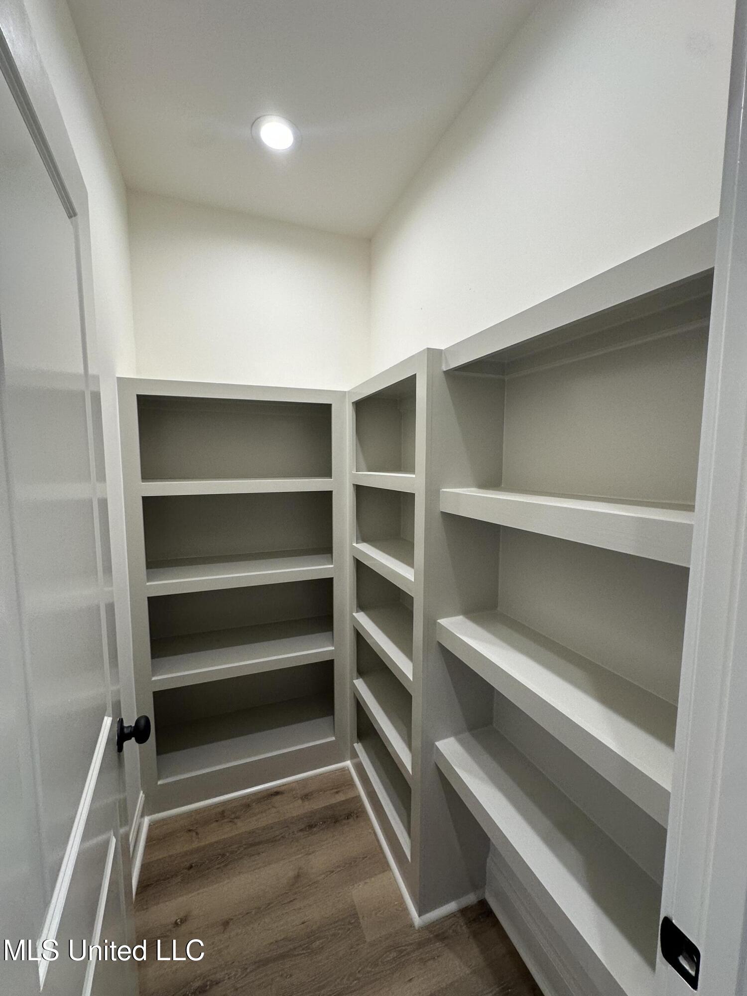 404 Butternut Drive Canton, MS 39046 - Photo 10 of 25 IMG_9634