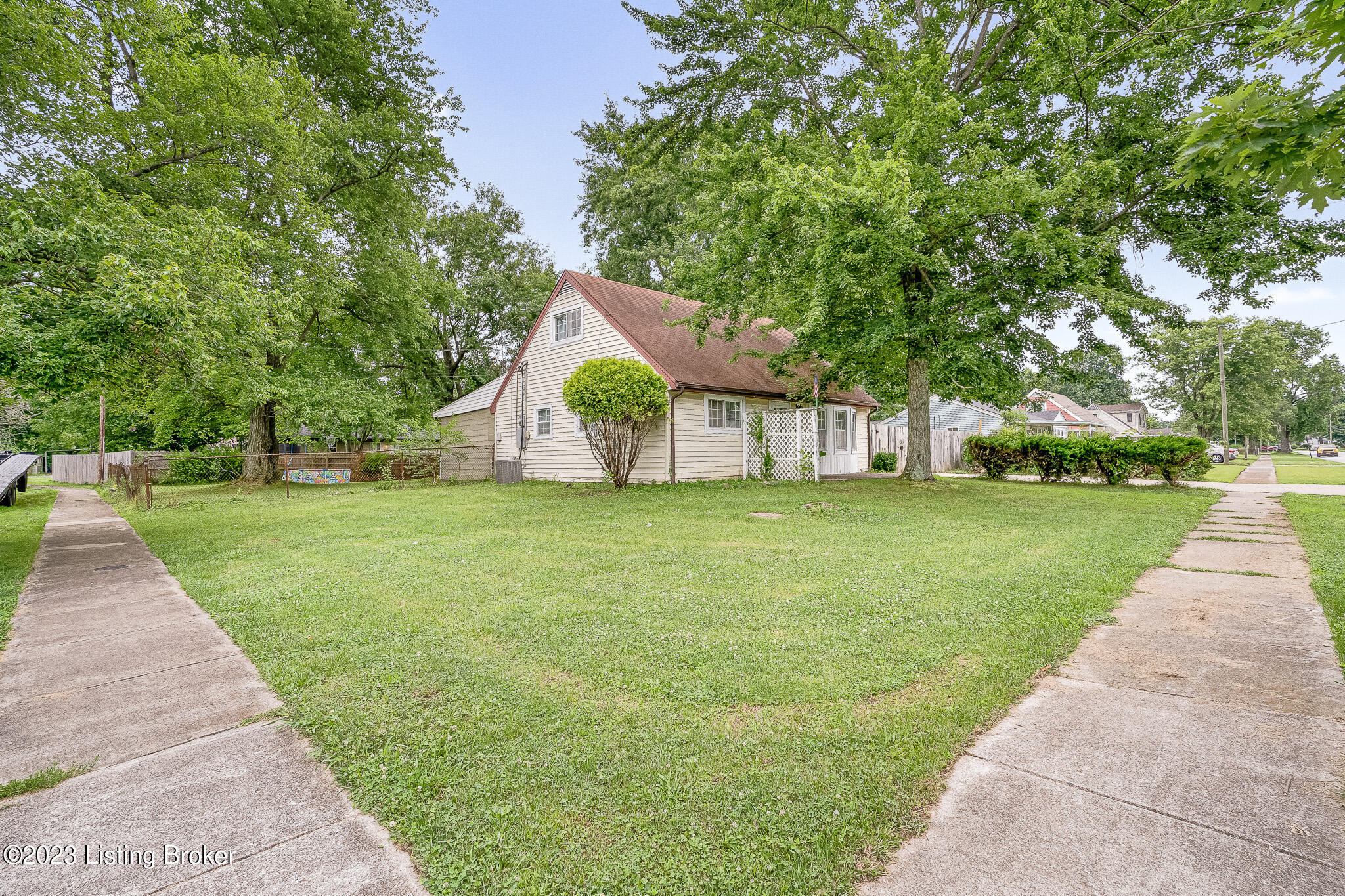 6725 Pendleton Road Louisville, KY 40272 - Photo 17 of 20 DSC05580