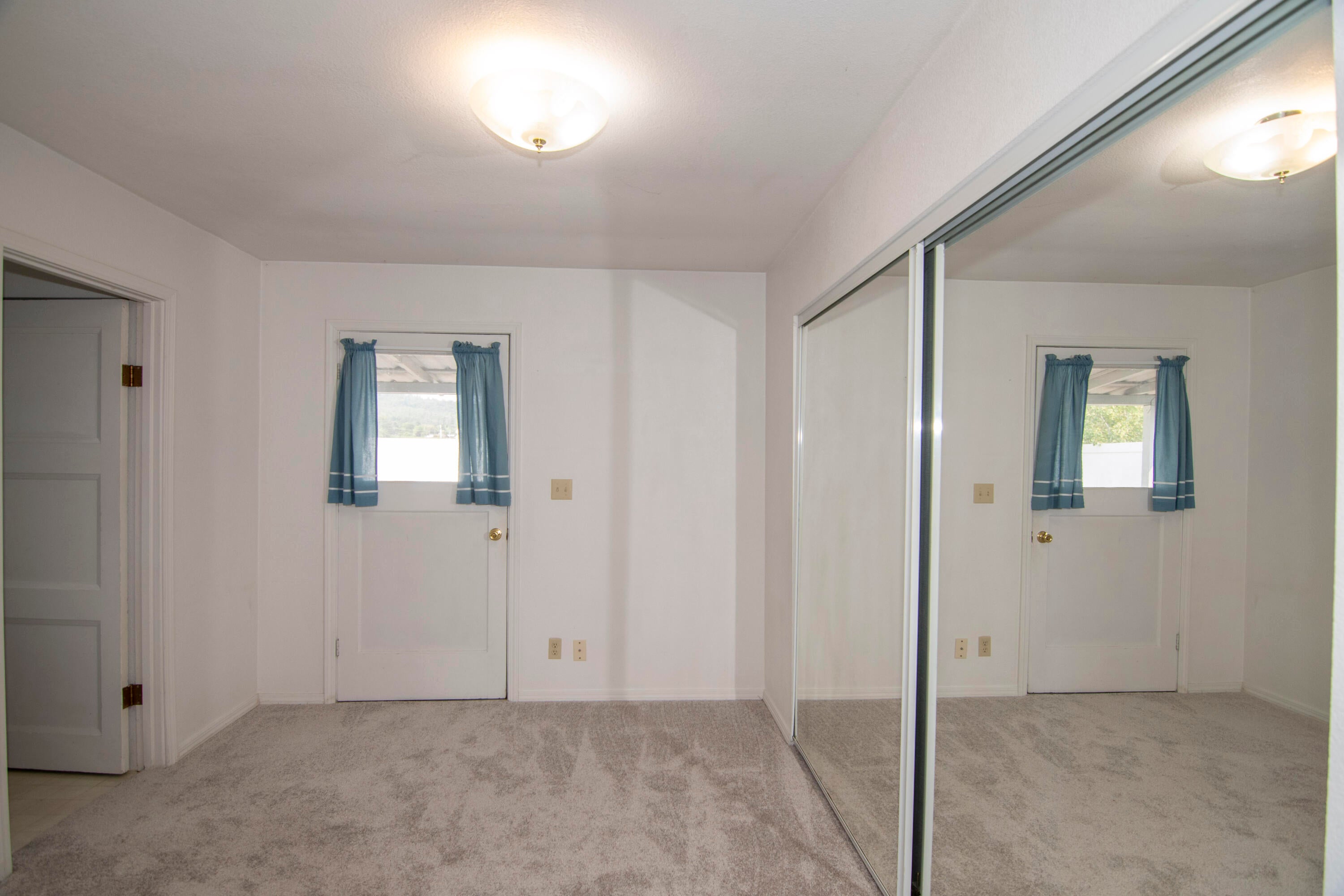 1728 Minear Road Medford, OR 97501 - Photo 64 of 68 ADU Bedroom