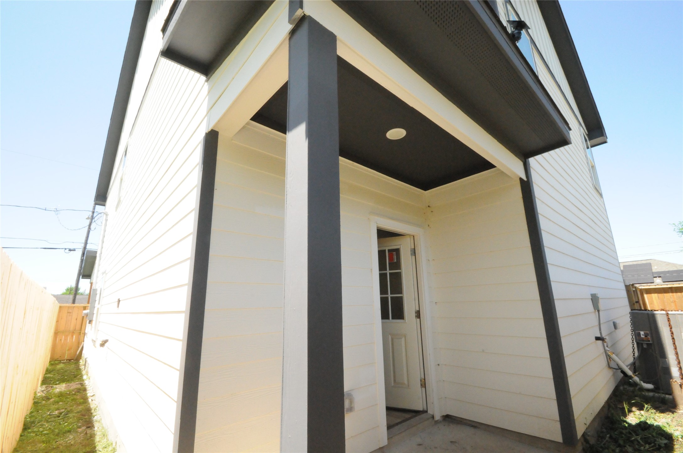 8203 Gladstone Street Houston, TX 77051 - Photo 41 of 41 a picture of a balcony