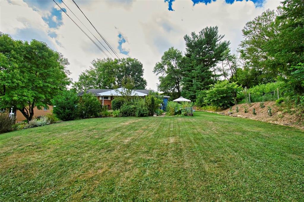 457 Cecil-Henderson Road Canonsburg, PA 15317 - Photo 3 of 24 Gallery Image 3