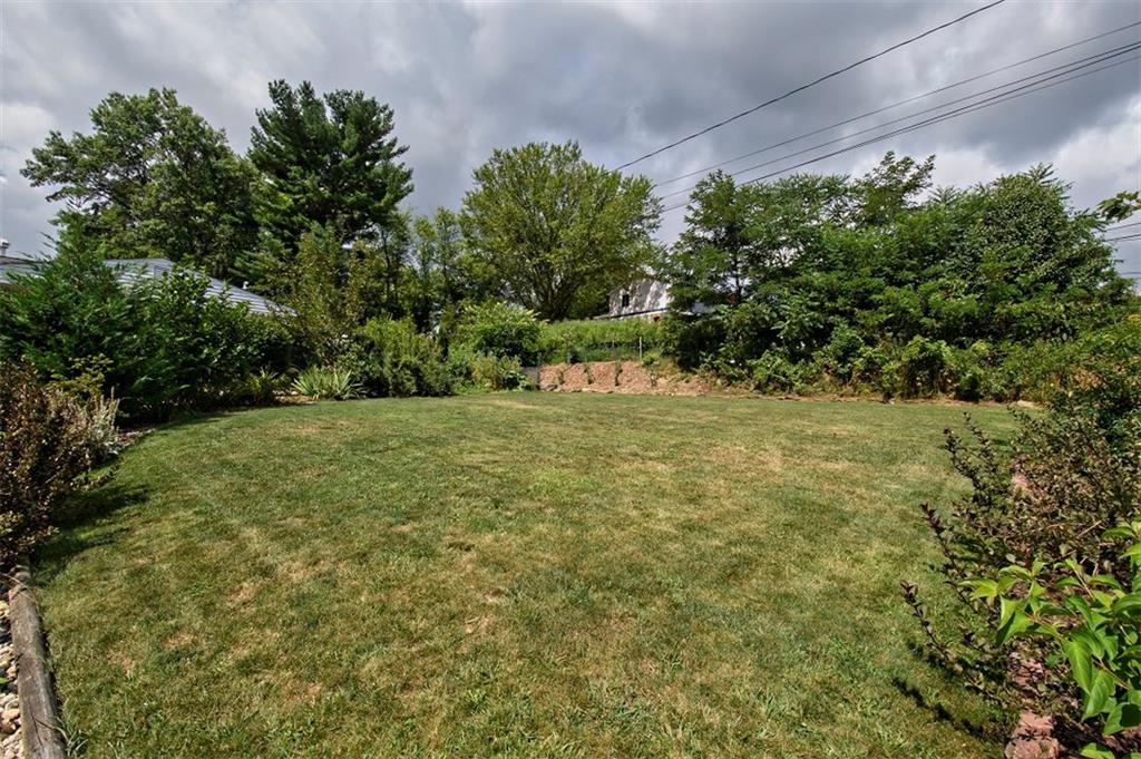 457 Cecil-Henderson Road Canonsburg, PA 15317 - Photo 4 of 24 Gallery Image 4