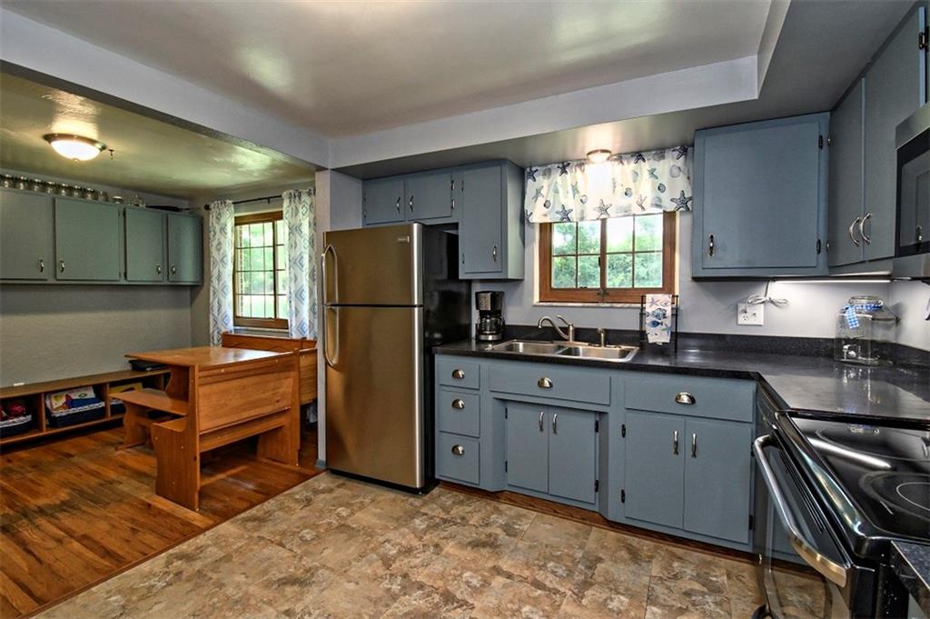 457 Cecil-Henderson Road Canonsburg, PA 15317 - Photo 10 of 24 Gallery Image 10
