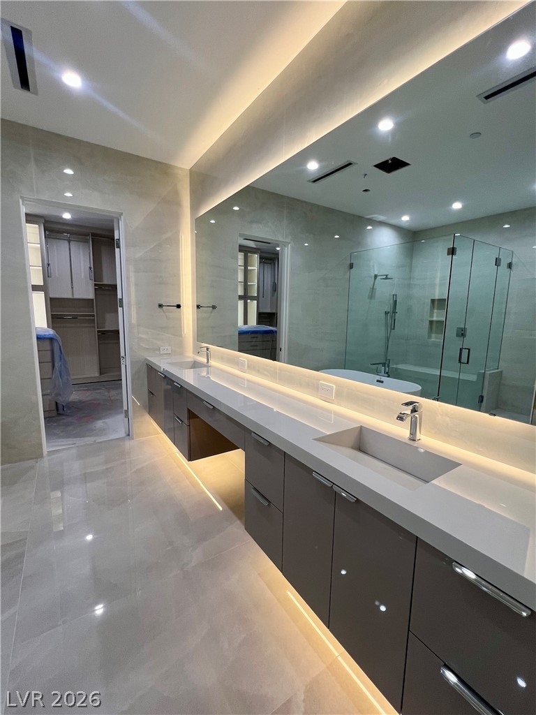 491 Cityview Ridge Drive Henderson, NV 89012 - Photo 9 of 24 Wall Slabs
Custom Mirrors