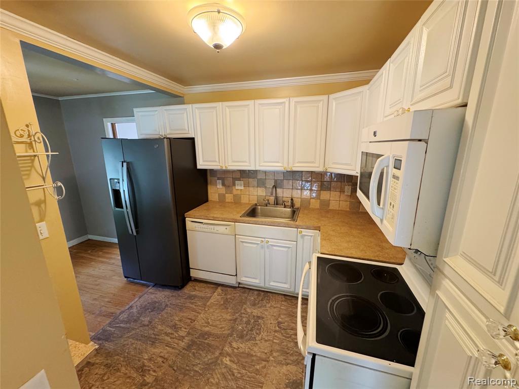 627 Wesbrook Street Pontiac, MI 48340 - Photo 7 of 22